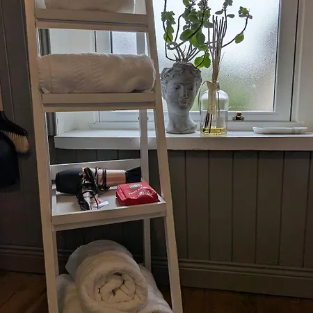 1780 Street Apartment *